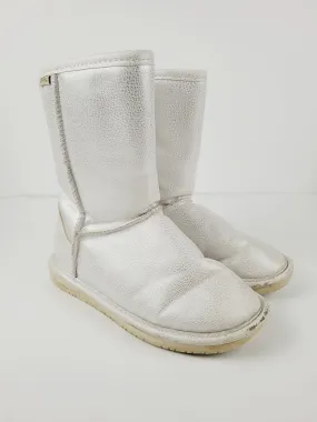 BEARPAW METALLIC IVORY WINTER BOOTS YOUTH 6 PRE-LOVED