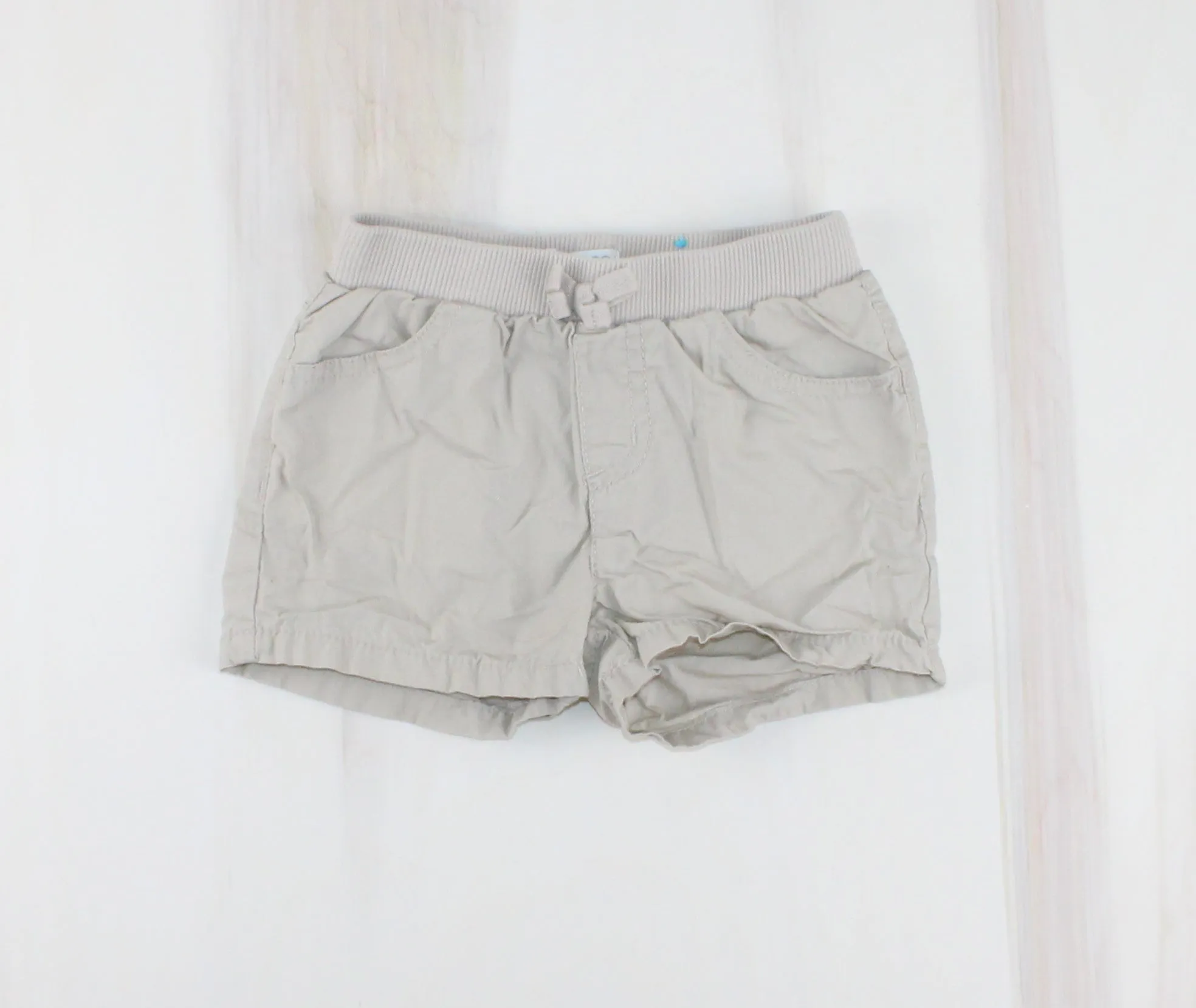 CHILDRENS PLACE TAN SHORTS 2Y PRE-LOVED