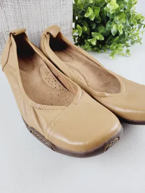 NATURALIZER TAN LEATHER SHOE SIZE 8 LADIES PRE-LOVED
