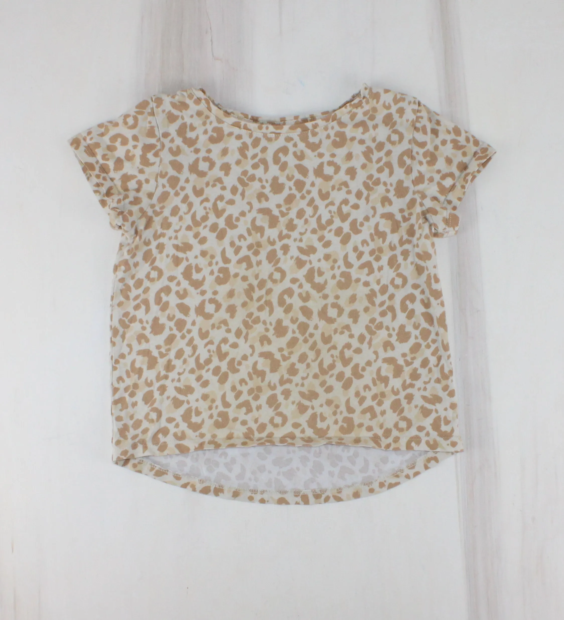 OLD NAVY ANIMAL PRINT TAN TSHIRT 5Y PRE-LOVED